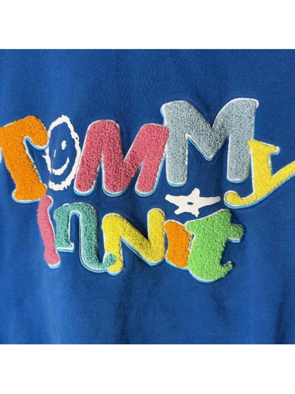 TommyInnit 21 Pogchamp Sweatshirt Size Large Blue Fuzzy Logo Minecraft Youtuber - Picture 4 of 6
